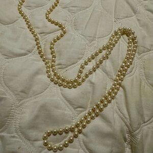 Women's 28" white pearl necklace